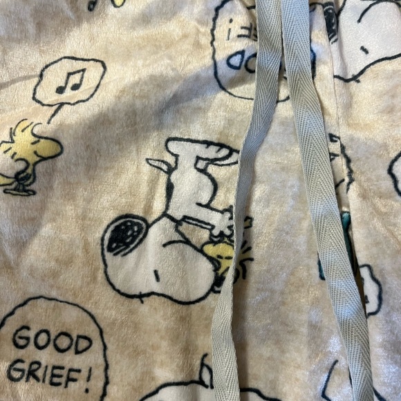 Women’s Peanuts Snoopy Pajama Pants - Picture 2 of 3